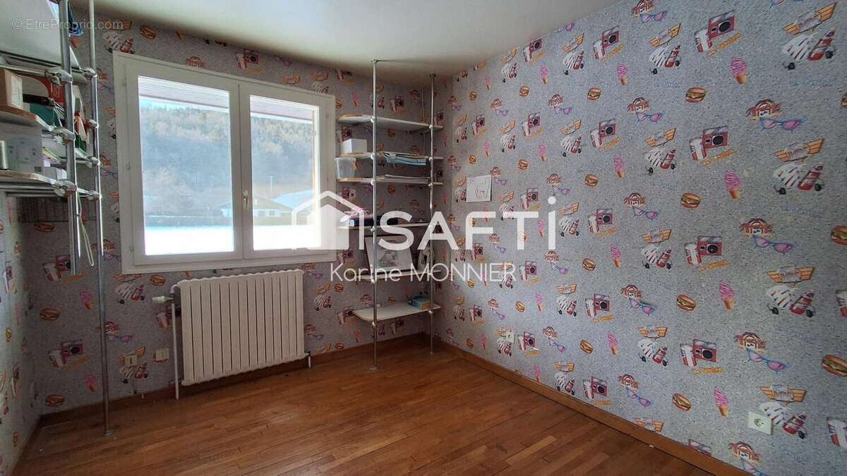 Maison 185 m² à Bourg-De-Sirod  - photo 8