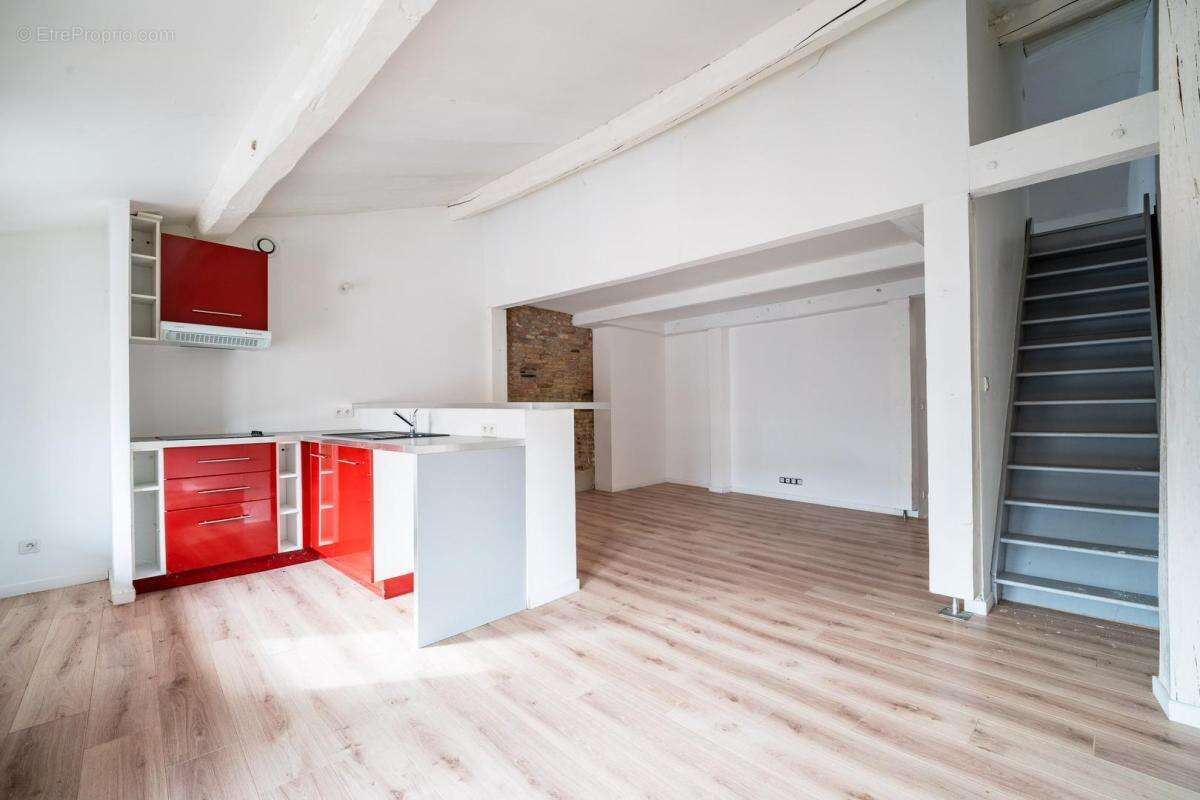 Appartement à SAINT-SULPICE-SUR-LEZE