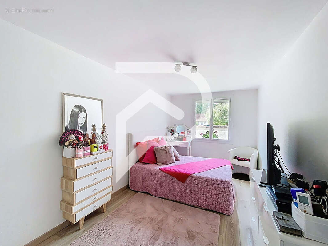 Maison à SAINTE-GEMME-MORONVAL