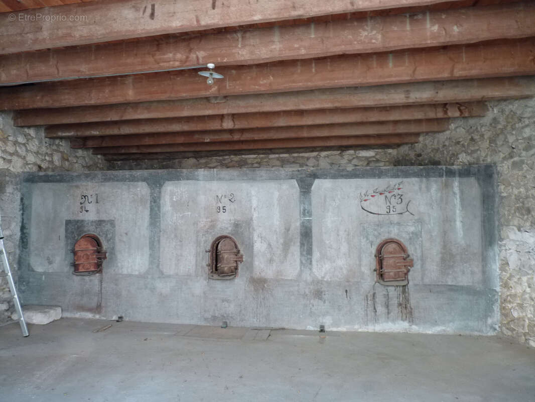 Maison à JONQUIERES-SAINT-VINCENT