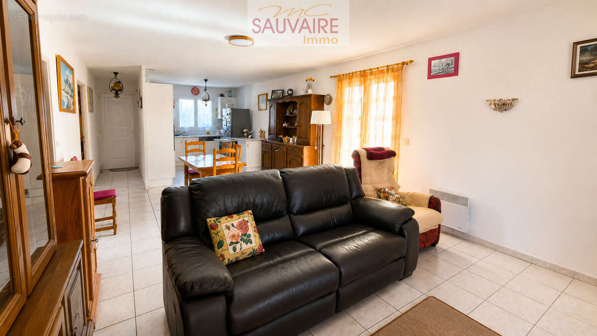 Villa de plain-pied, 3 chambres, avec beau terrain. - photo 4