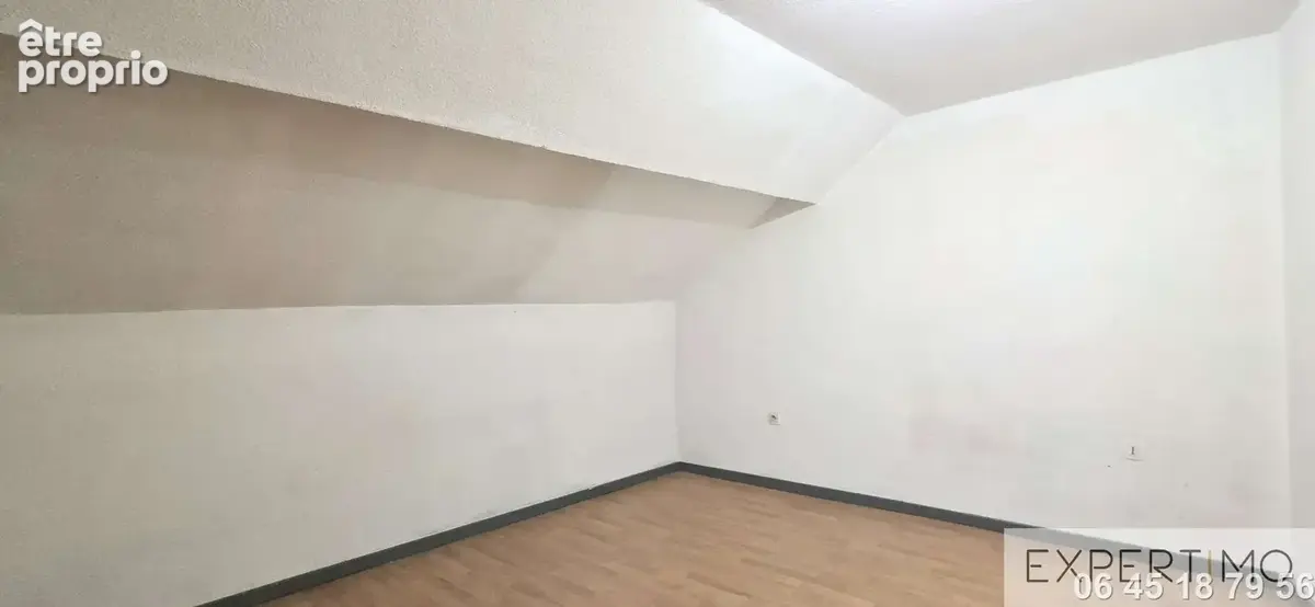 Maison  avec deux appartements, jardins et garage - photo 8
