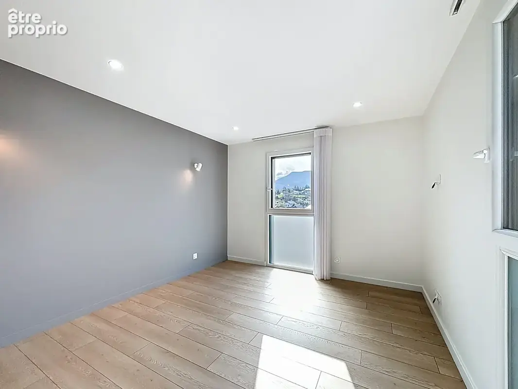 St Jeoire Prieuré - T4 de standing de 135m2 - Toiture terrasse de 170m2 en attique - garage - parking - photo 12