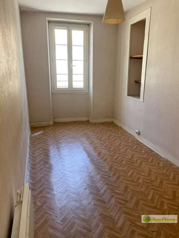 Maison 80 m² à Aigre  - photo 13