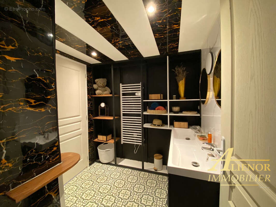 Maison à SAINT-PARDOUX-LA-RIVIERE