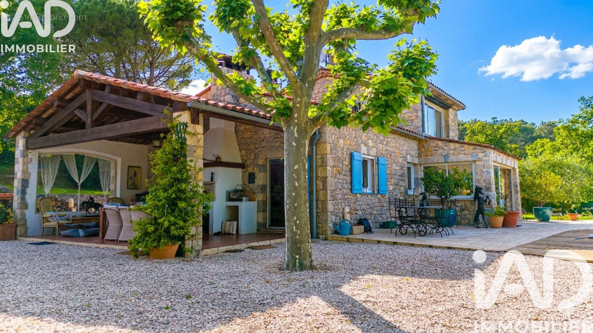 Maison 205 m² à Fayence  - photo 3