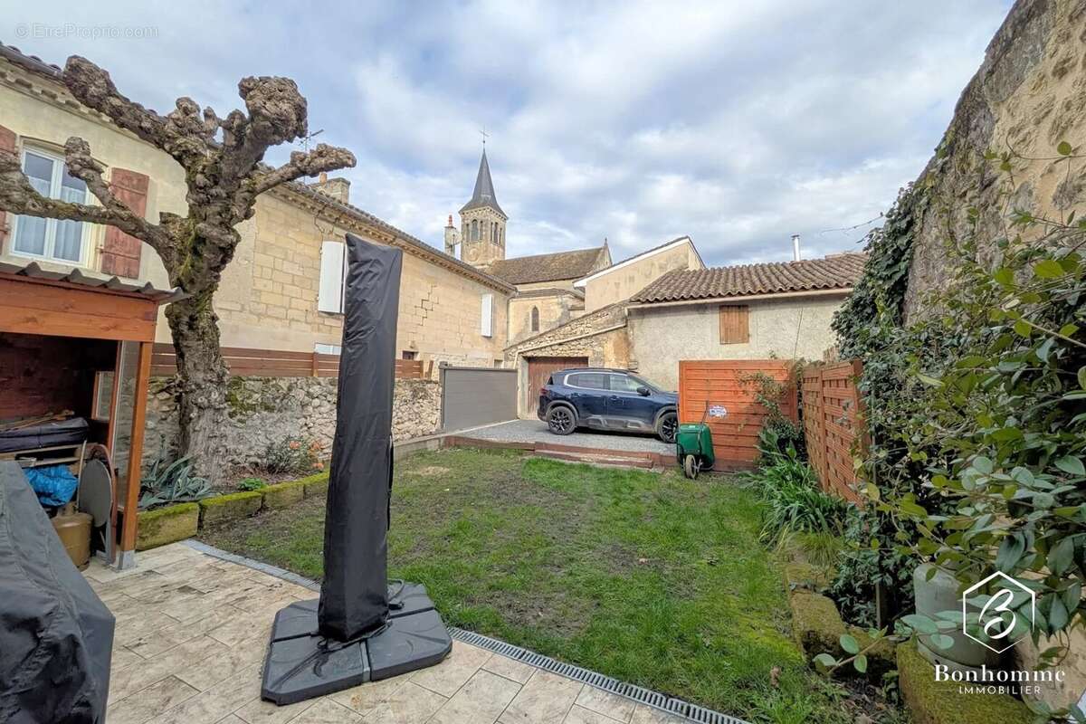 Maison à LESTIAC-SUR-GARONNE