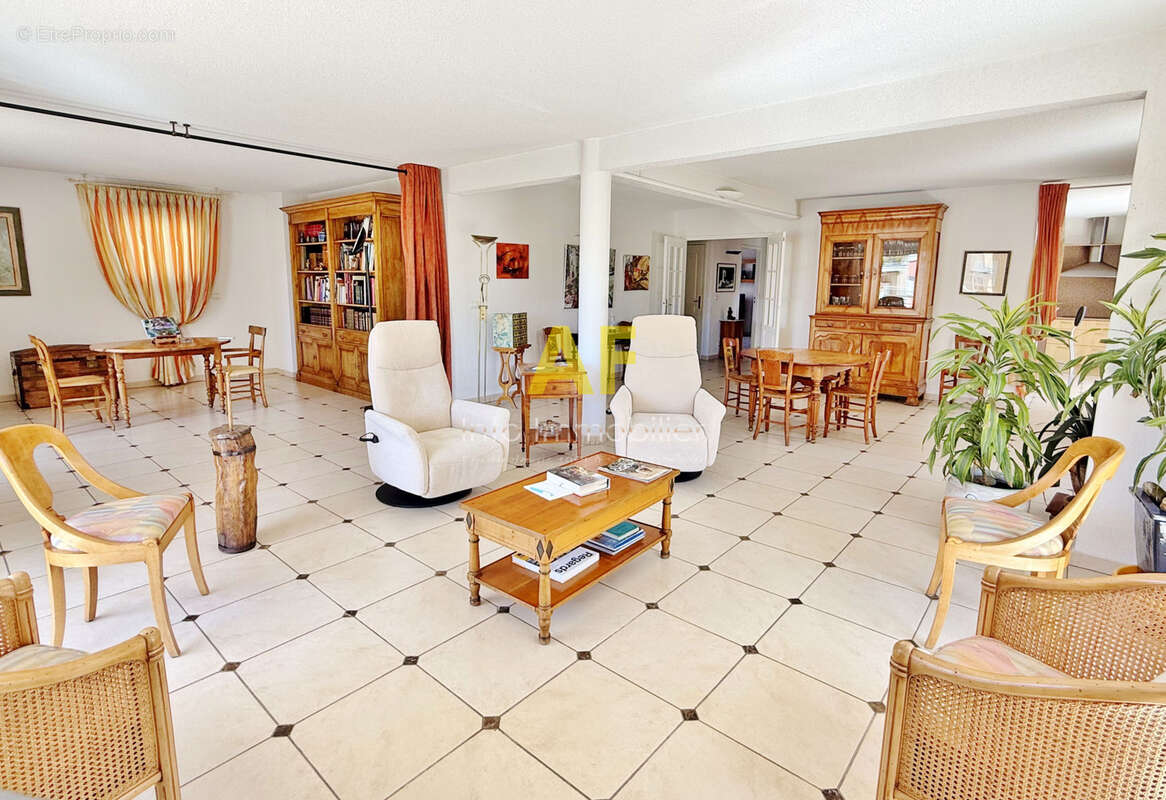 Appartement à SAINT-RAPHAEL