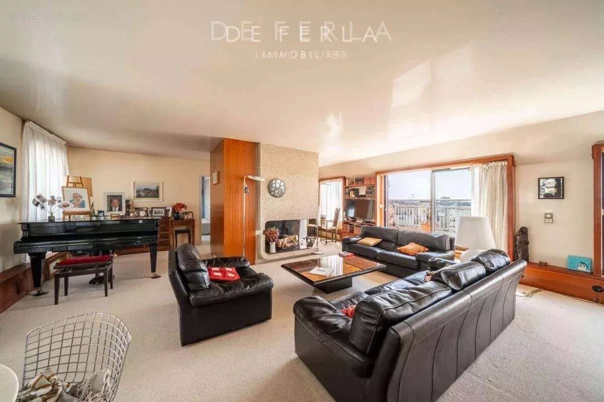 Appartement à PARIS-14E