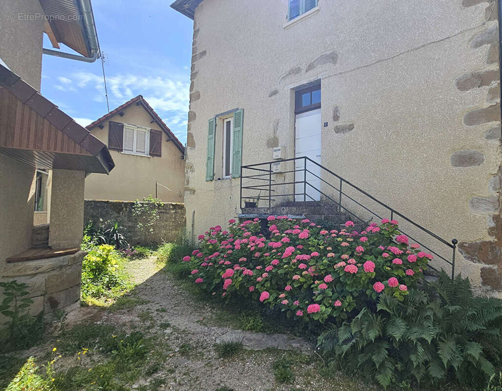 Appartement à SAINT-GENIX-SUR-GUIERS