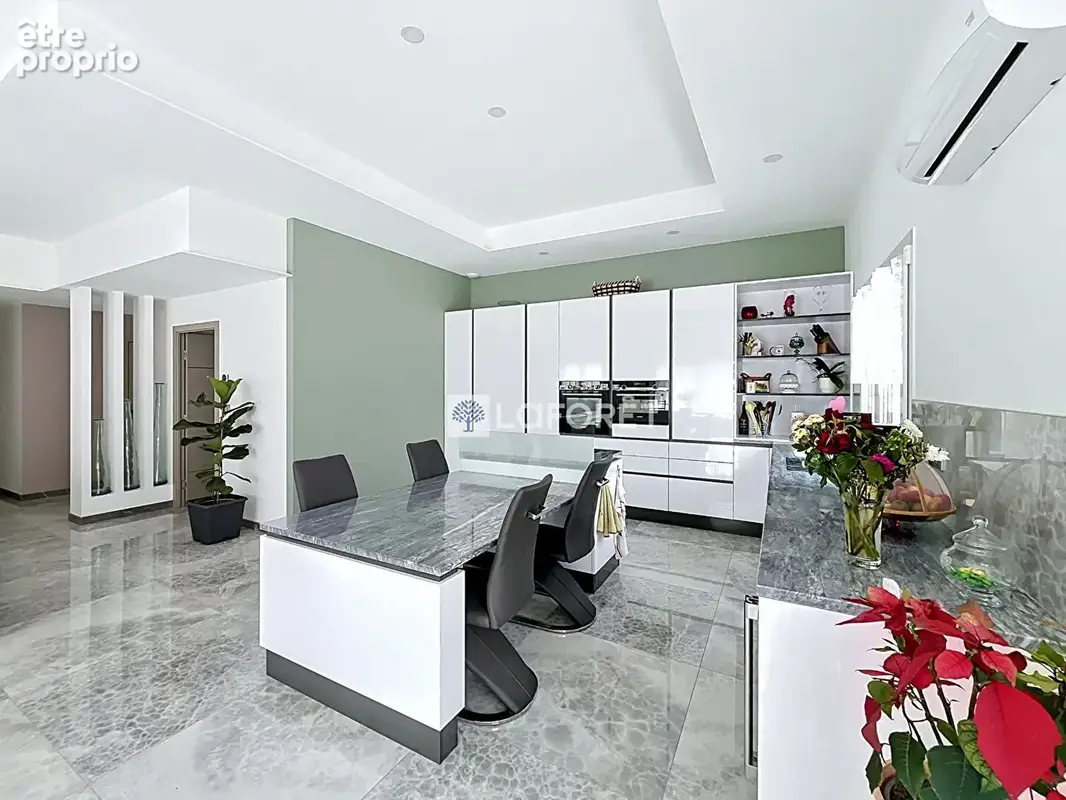Maison contemporaine de plain-pied avec piscine chauffée et prestations haut de gamme - photo 7