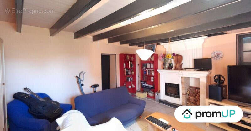 Maison à SAINT-CHRISTOLY-DE-BLAYE