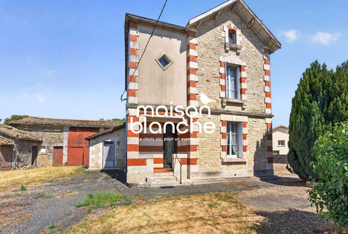 Maison 127 m² à Vancais  - photo 2