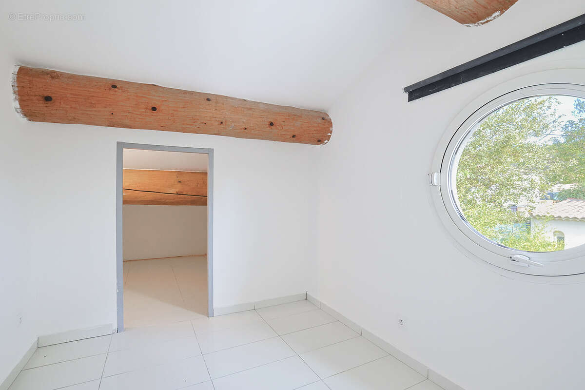 Maison à LA ROQUEBRUSSANNE