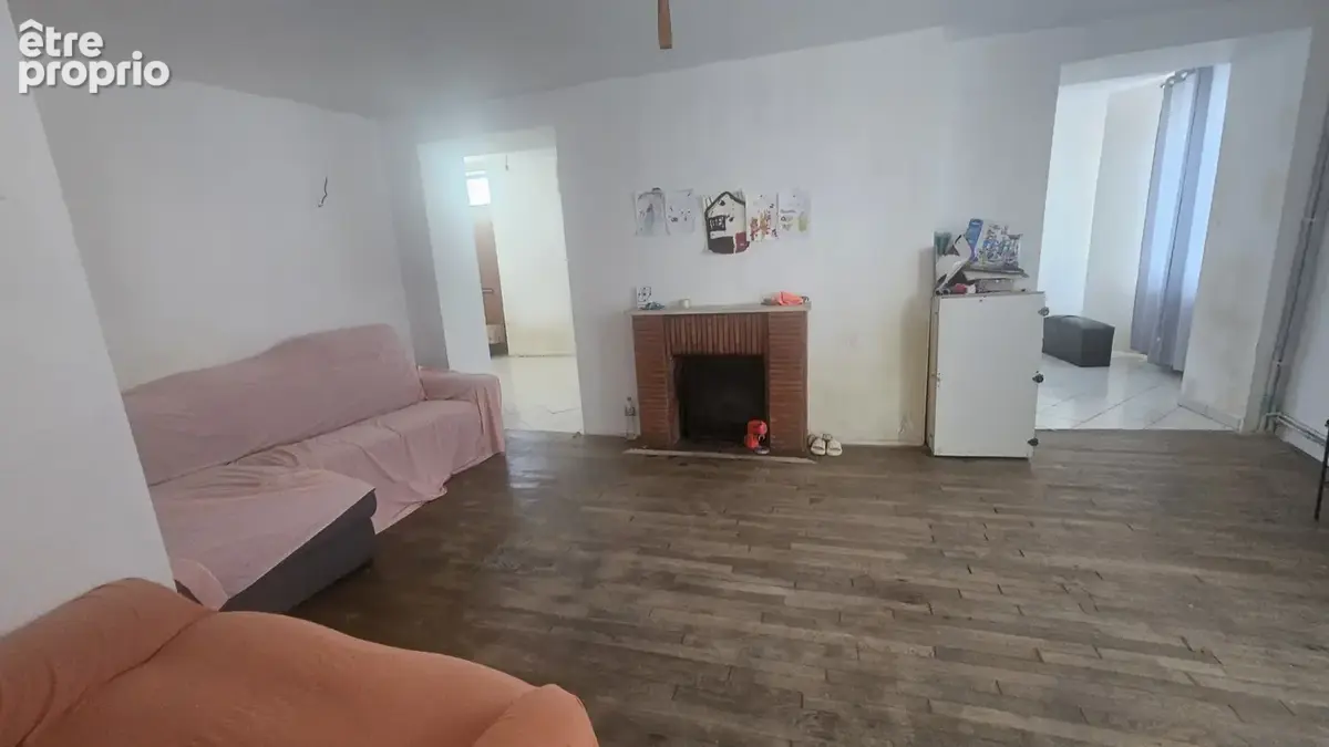 LE DORAT (87) — Maison de ville avec terrain, 4 à 5 chambres — beau potentiel, travaux à prévoir - photo 3
