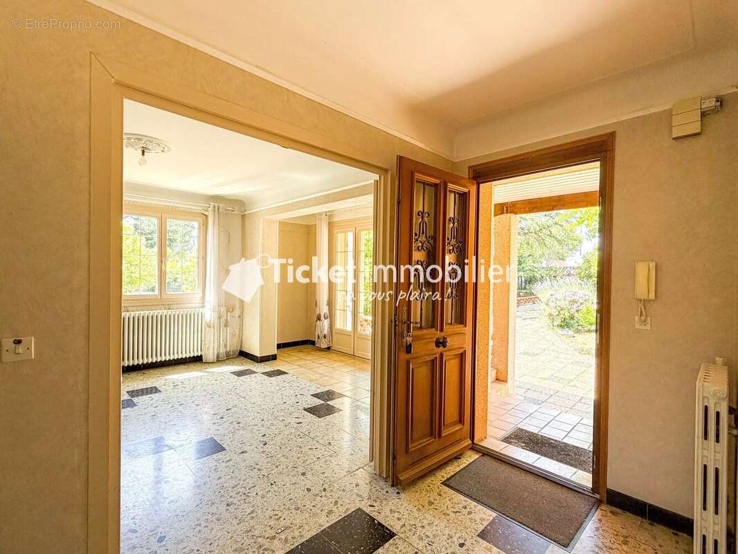 Maison à BEAUZELLE