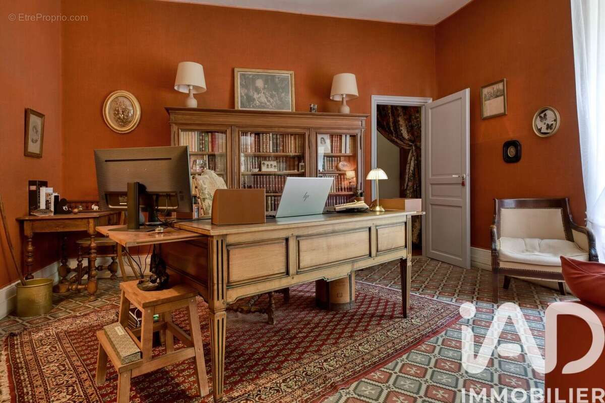 Maison 845 m² à Monze  - photo 7