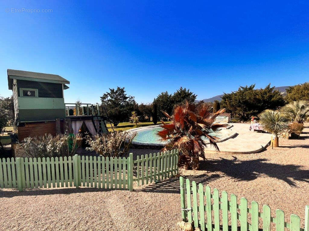 Maison à MONTAUROUX