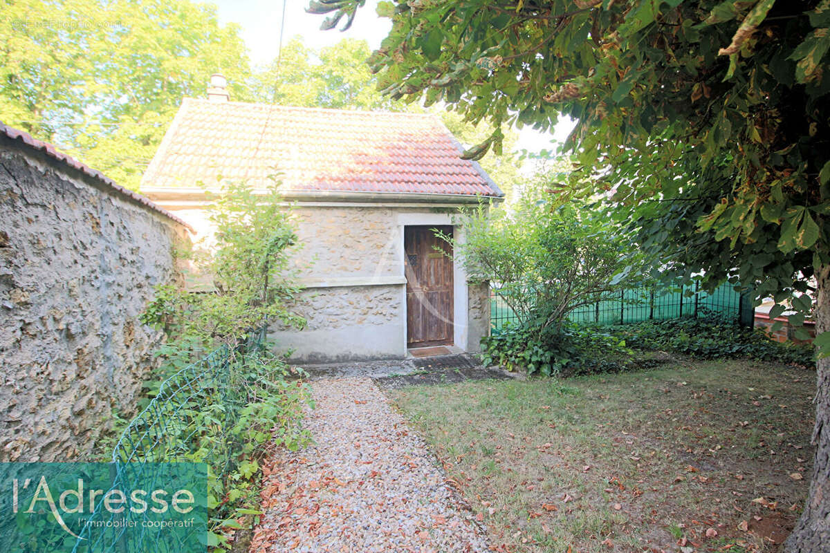 Pour les amoureux des maisons en meulière entièrement individuelles ! - photo 5