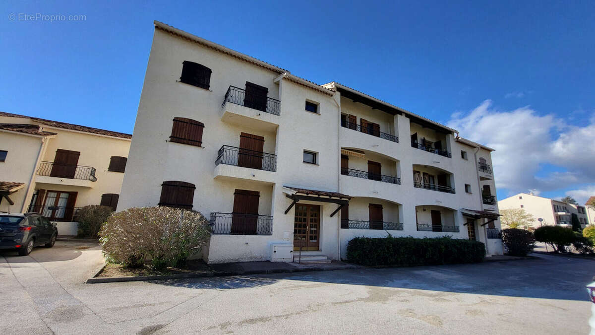 Appartement à SAINT-CYR-SUR-MER