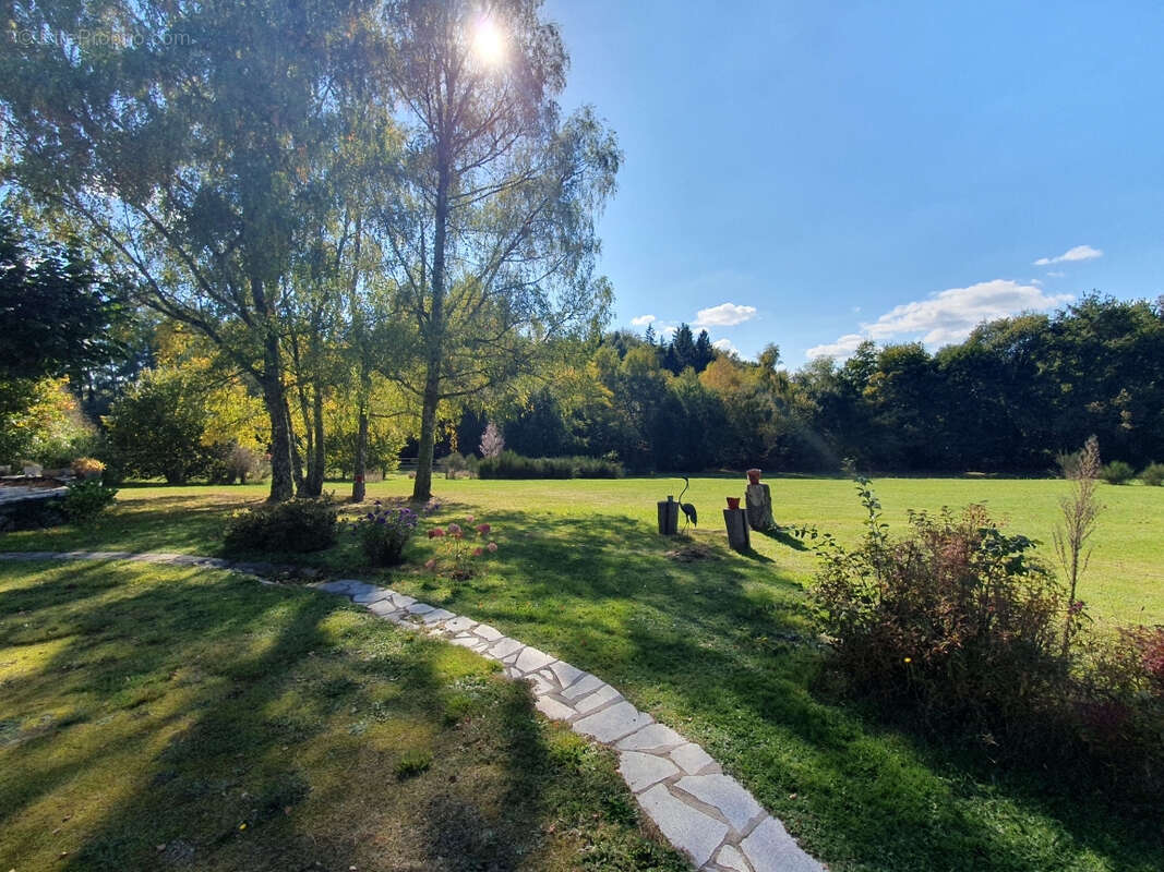 Maison à MARCILLAC-LA-CROISILLE