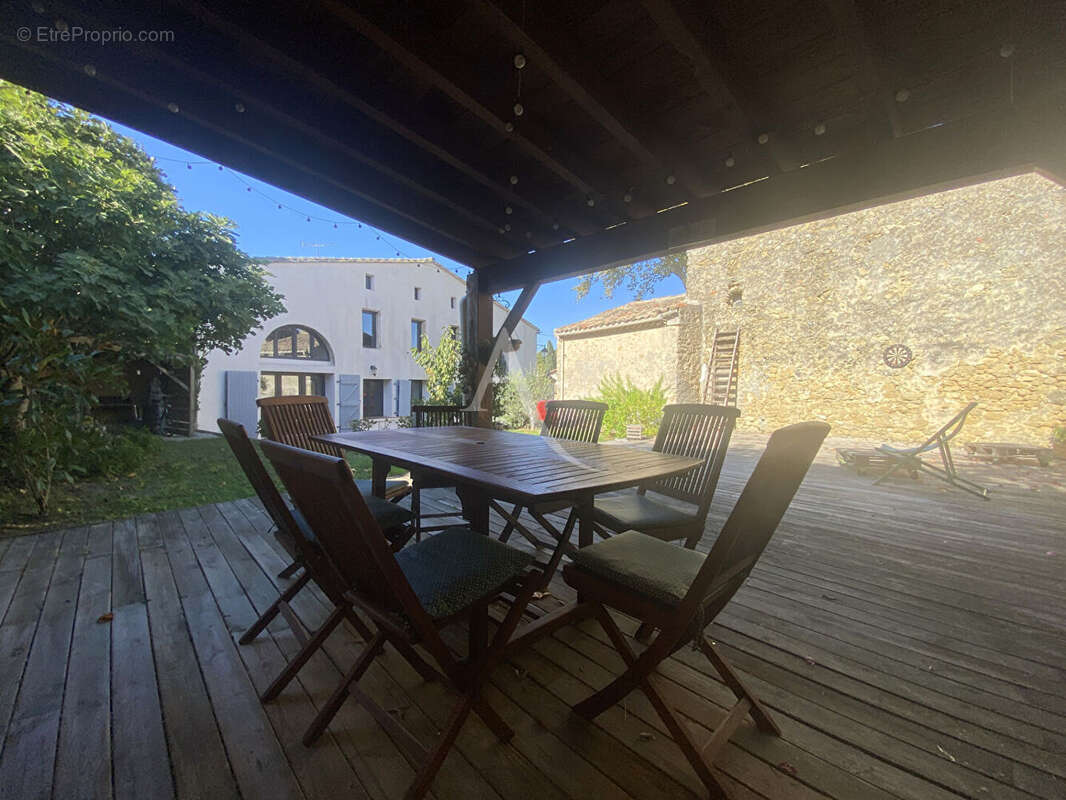 Maison à VILLENEUVE-LA-COMPTAL