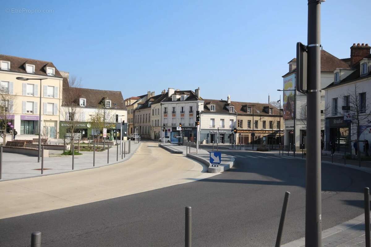 Commerce à MELUN