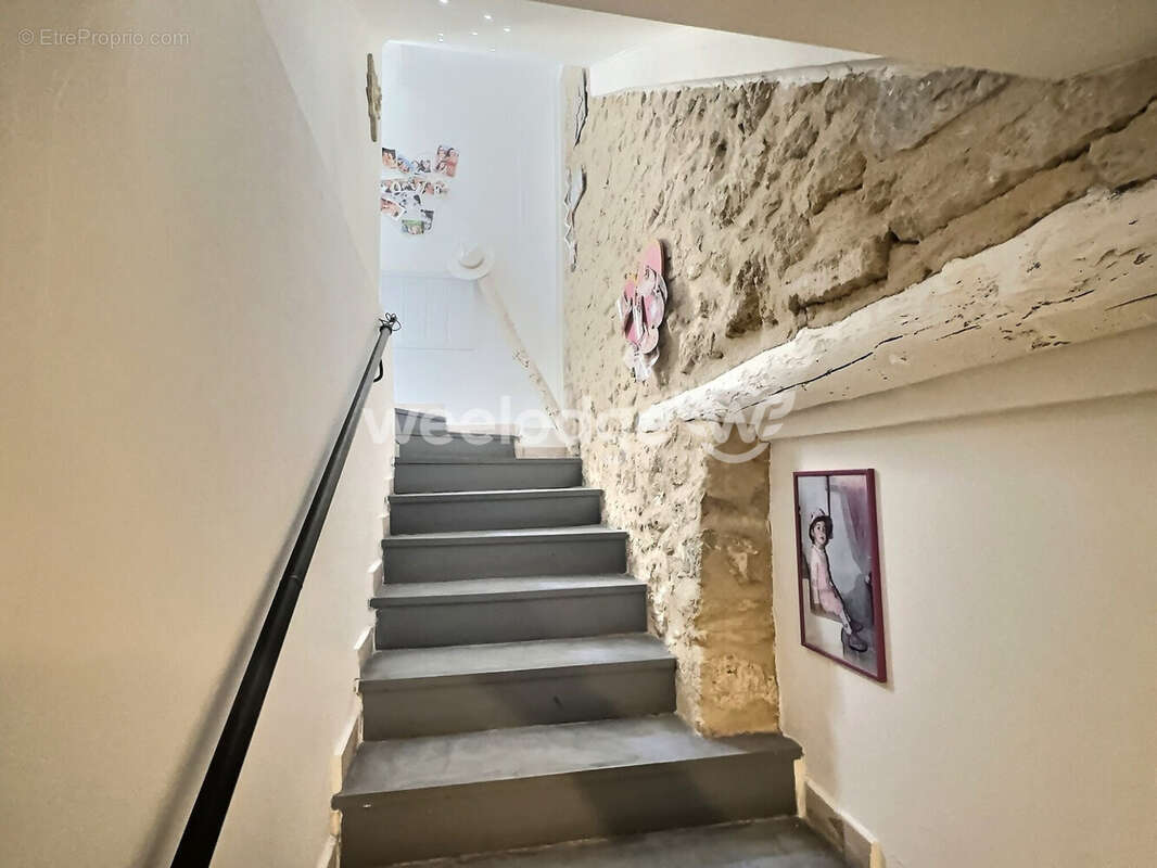 Maison à SAINT-CHAMAS