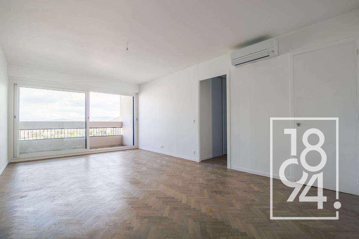 Appartement à MARSEILLE-9E