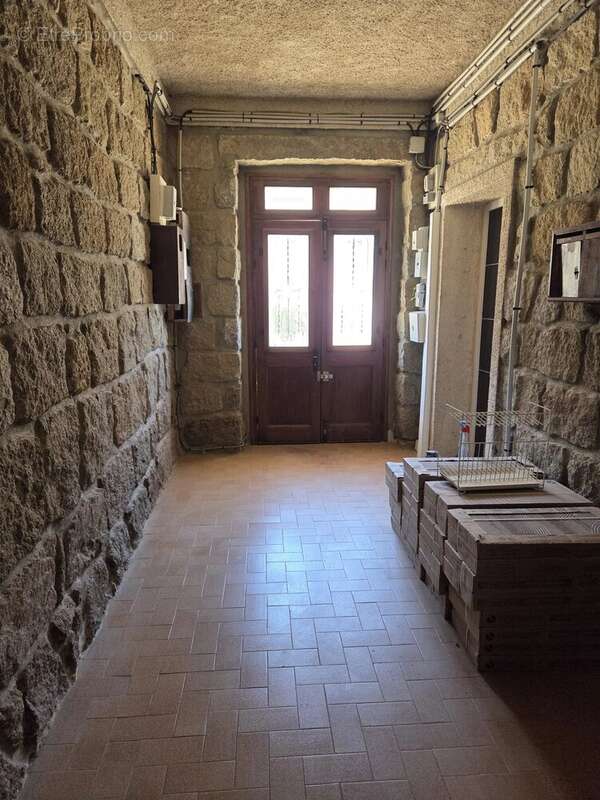 Appartement à MONACIA-D'AULLENE