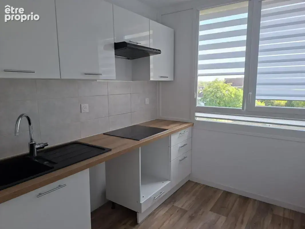 Trappes centre – appartement t4 rénové avec balcon – proche gare - photo 3