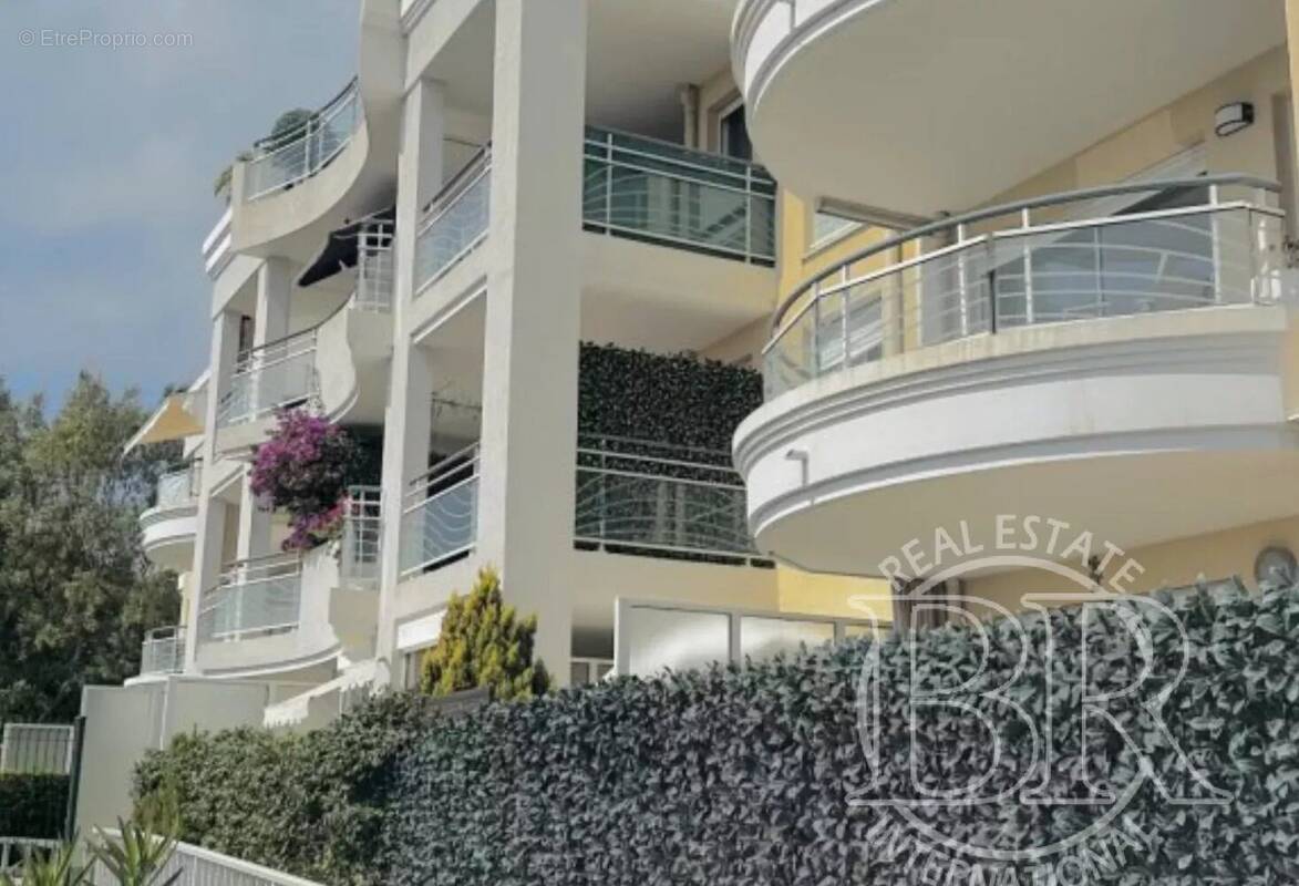 Appartement à ROQUEBRUNE-CAP-MARTIN