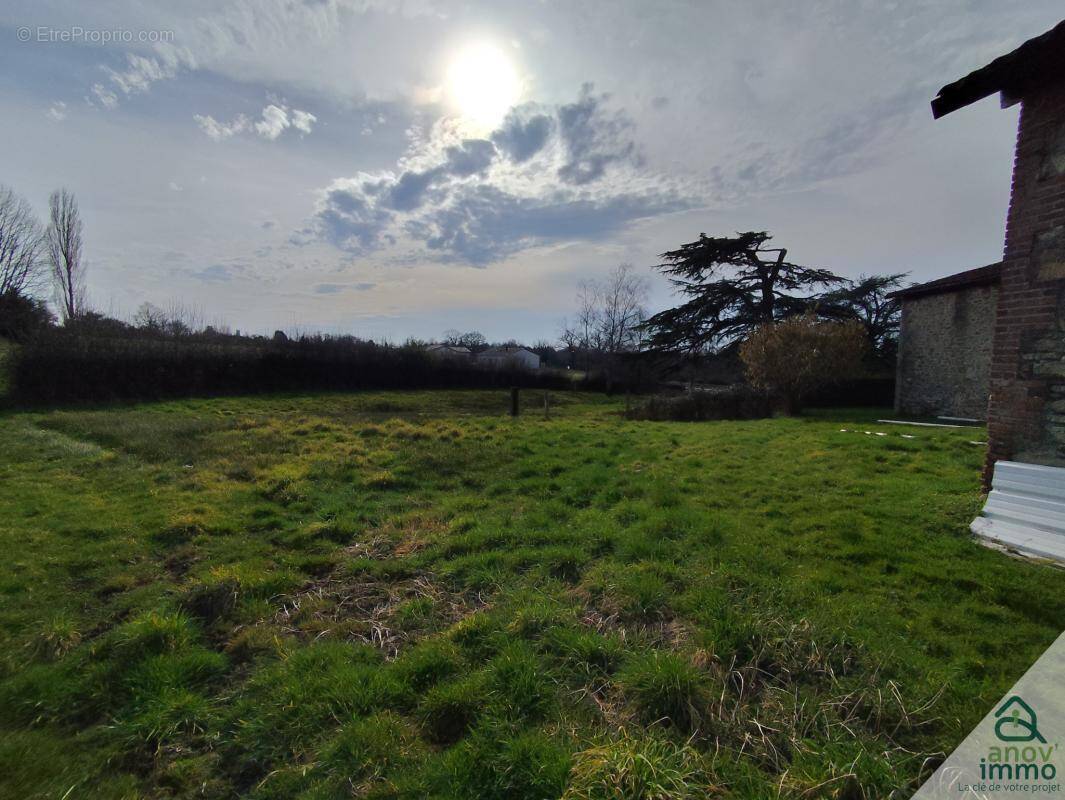 Maison à SAINT-JUNIEN