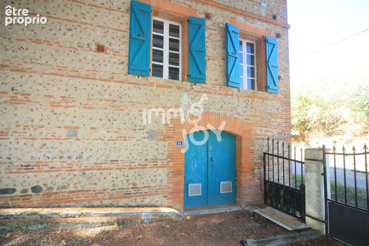 Maison 19e, 133 m2, T5, sur 2 niveaux, cave semi-enterrée 50 m2, garage 42 m2, dépendances, terrain divisible. - photo 14