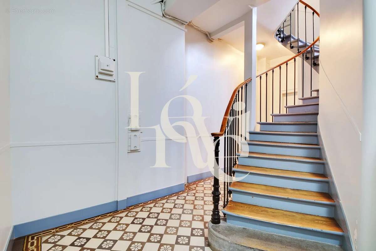 Appartement à PARIS-14E