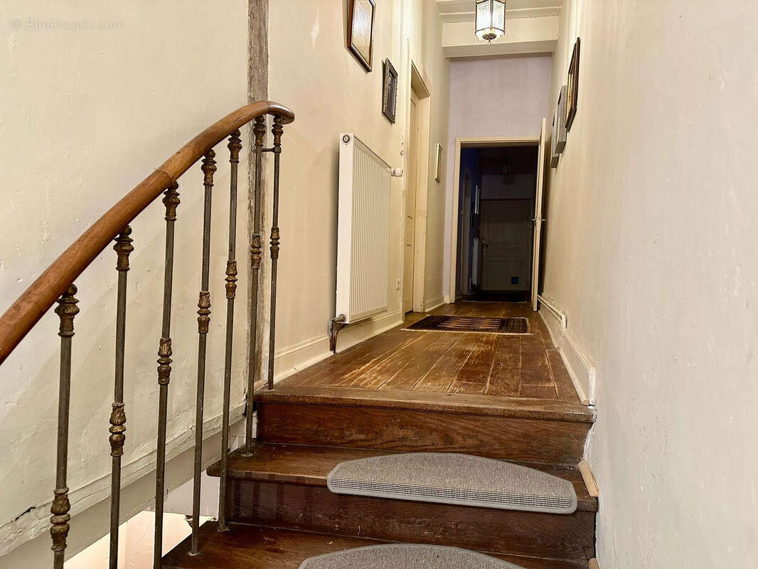 Maison à GRANGES-LE-BOURG