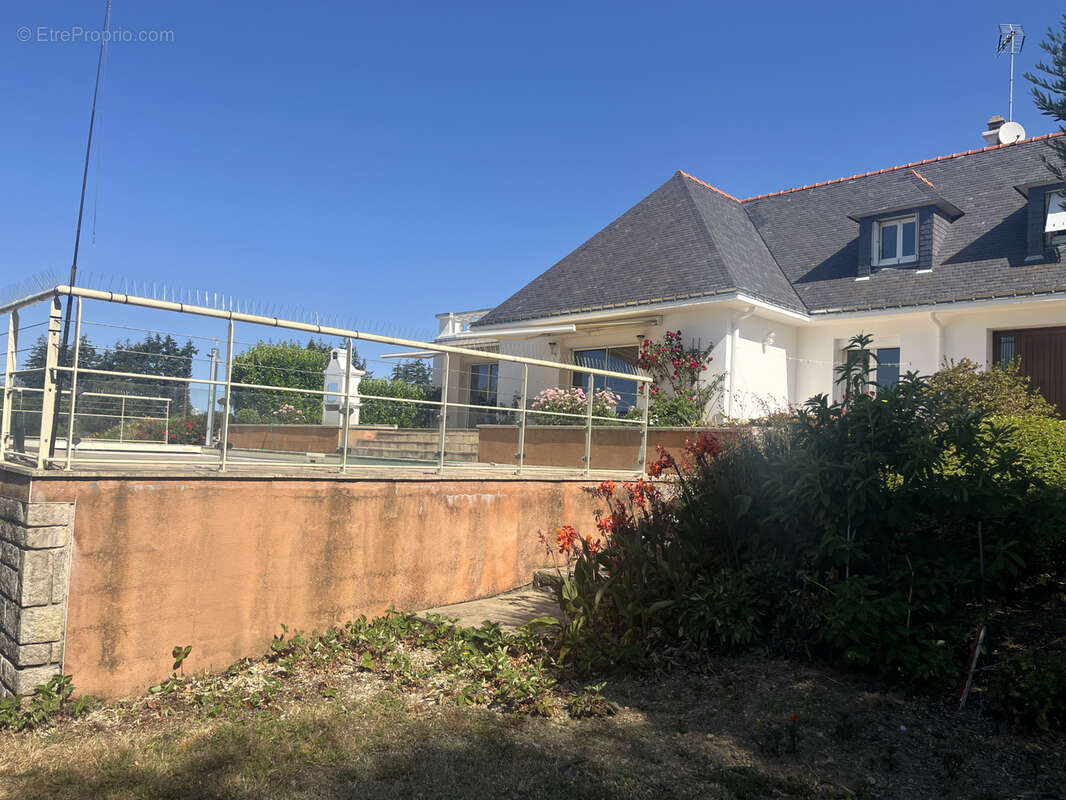 Maison à SAINT-AVE