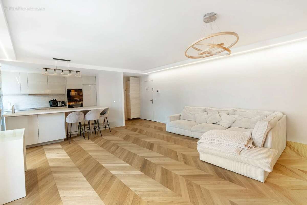 Appartement à LEVALLOIS-PERRET