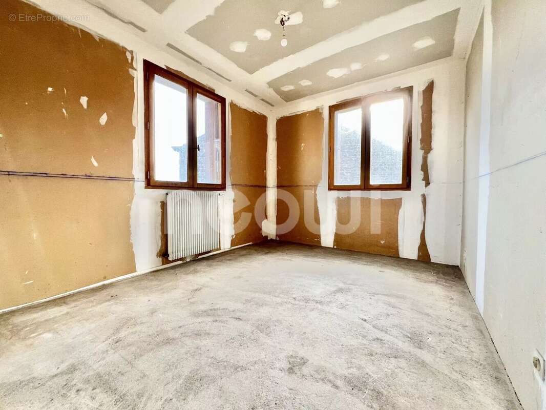 Maison à CHATEAUGAY