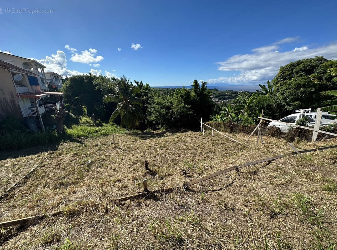 Terrain à LE MARIGOT