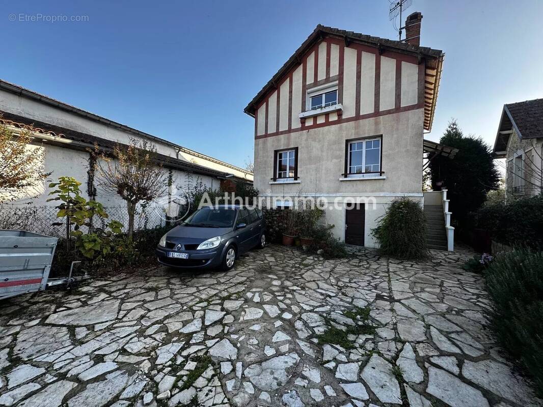 Maison à MONTPON-MENESTEROL