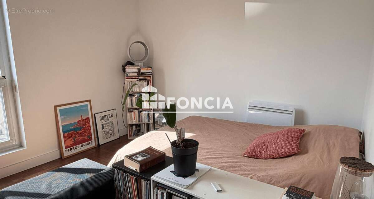 Appartement à PARIS-10E