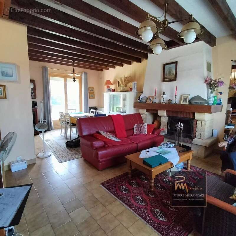 Maison à MONTREUIL-LE-HENRI