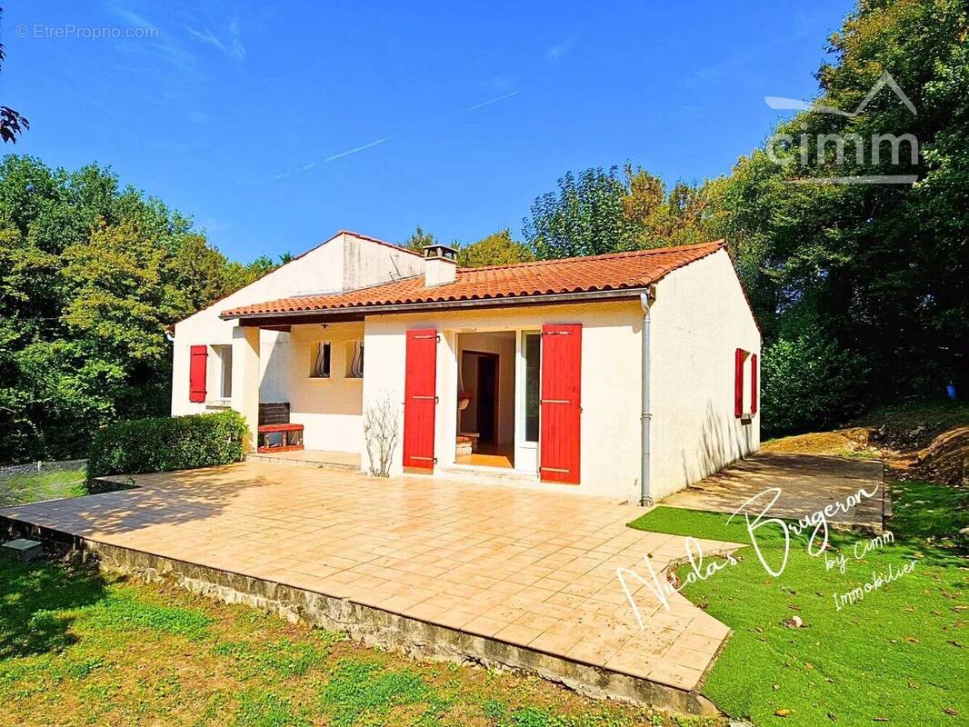 Maison à BUSSAC-SUR-CHARENTE