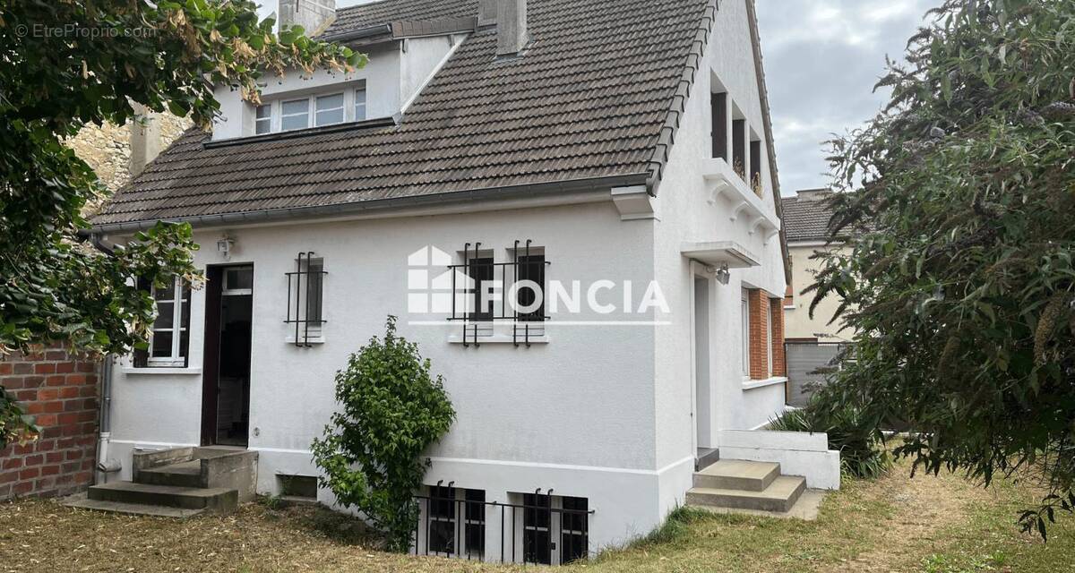 Maison à BONNIERES-SUR-SEINE