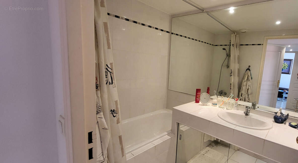 Appartement à VILLENEUVE-LOUBET