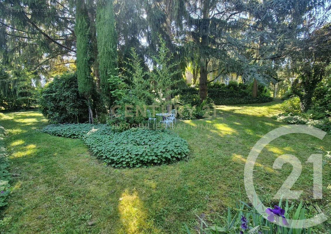 Terrain à BOURGOIN-JALLIEU