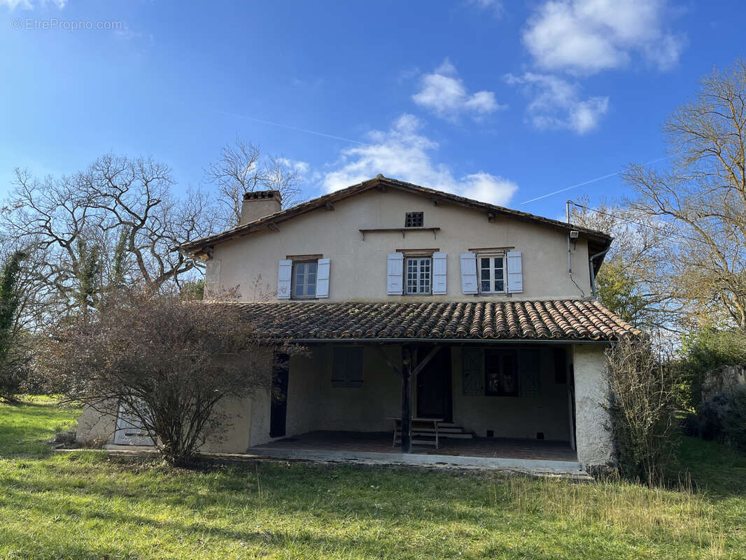 Maison à MAUVEZIN