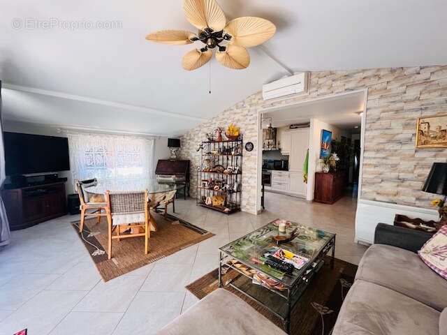 Maison à ROQUEBRUNE-SUR-ARGENS