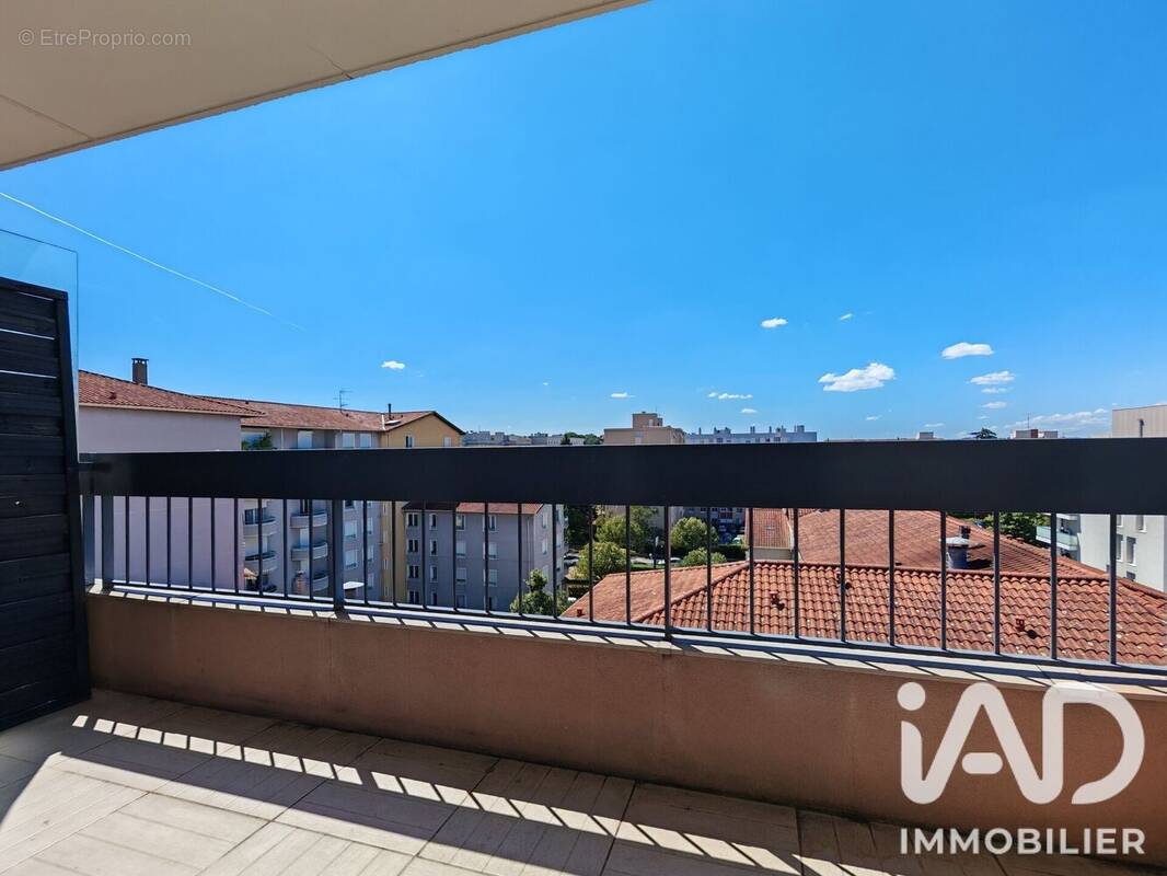 Photo 1 - Appartement à VILLEURBANNE